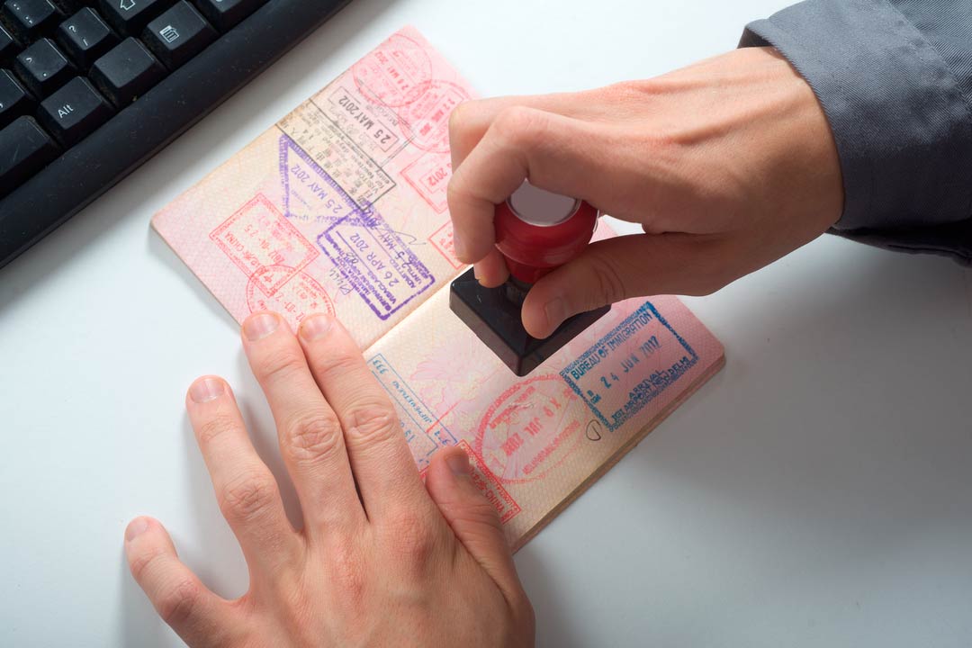 Passaporto con visti - Assistenza legale visti ingresso Italia